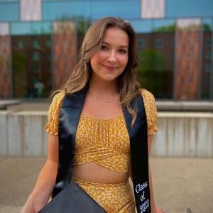 Meet your Posher, Abby